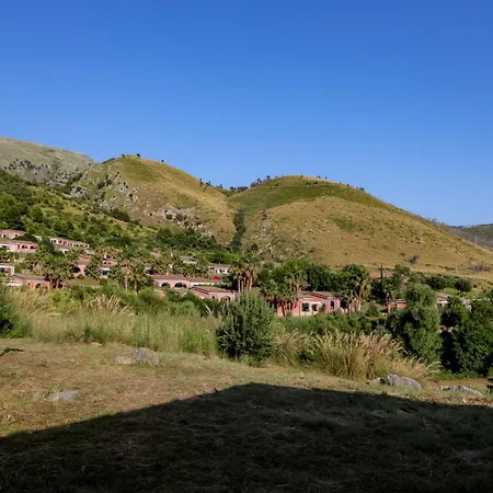 ホテル Apulia Baia Di Dino サン・ニコーラ・アルチェッラ