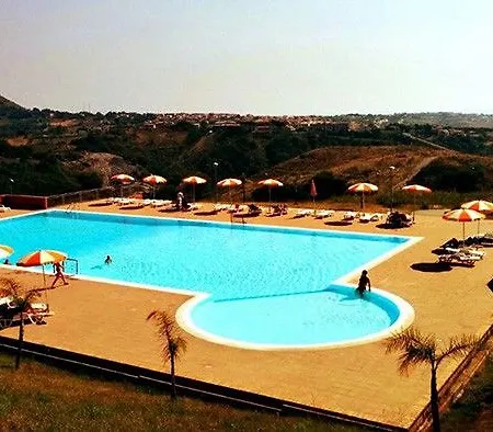 Apulia Baia Di Dino ホテル