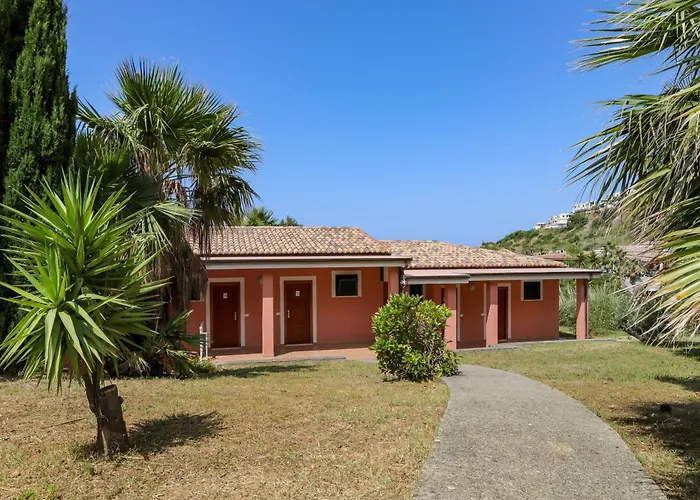 Apulia Baia Di Dino 酒店