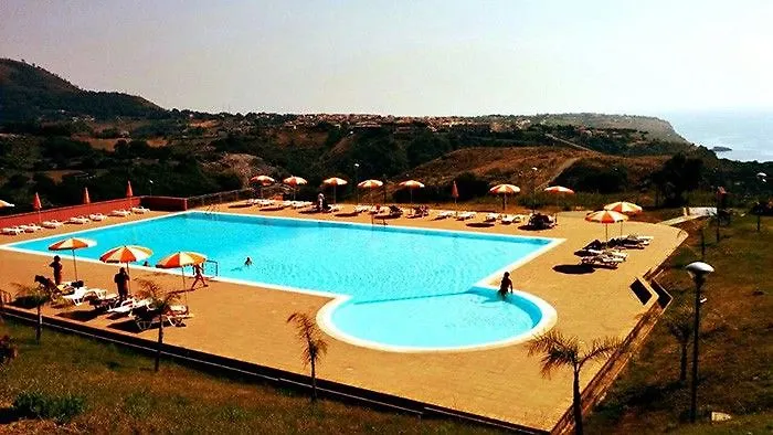 Apulia Baia Di Dino 酒店